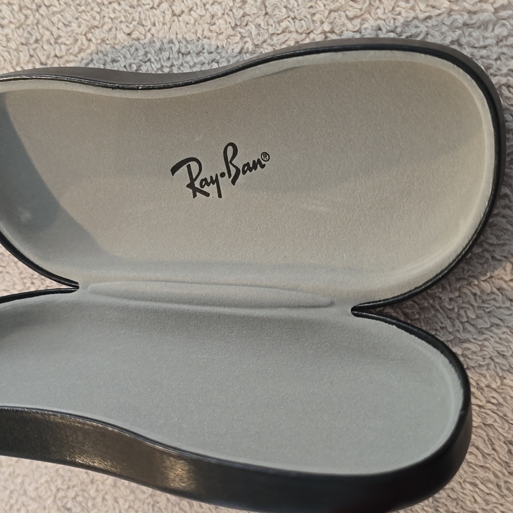 RAY-BAN Sunglasses Case with Cleaning Cloth | Black Hard Shell Eyewear Protector - Picture 7 of 9